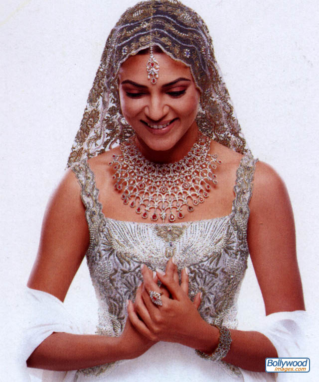 Beautiful Bollywood Actresses In Bridal Dress