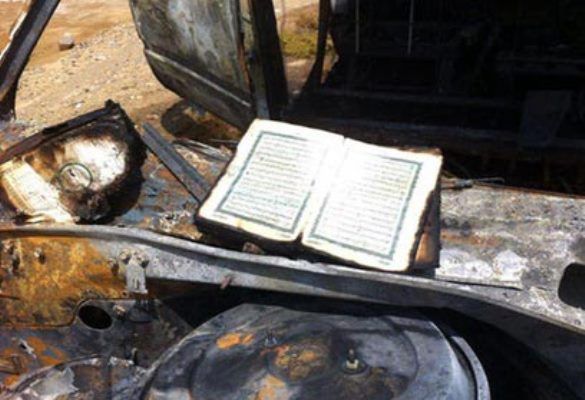 Al Qur'an Ini Tetap Utuh Meski Berada Dalam Mobil Yang Hangus Terbakar