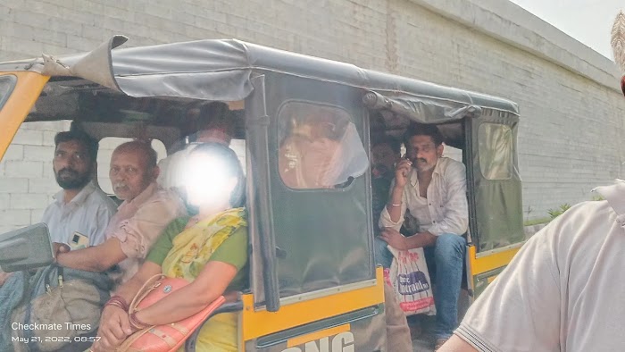 वारजे कात्रज सहाआसनी रिक्षा प्रवास पडला महागात; प्रवाशाला ४ लाख ३० हजारांचा फटका