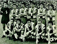 R. C. ESPAÑOL DE BARCELONA - Barcelona, España - Temporada 1972-73 - Borja, Granero, De Felipe, Glaría, Ochoa y Poli; Roberto Martínez, Solsona, Amiano, José María y Pepín - El Español fue 3º en la Liga de 1ª División, con José Emilio Santamaría de entrenador