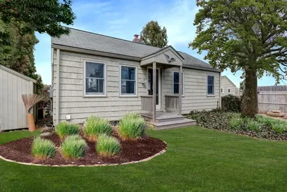 East Hampton cottage 