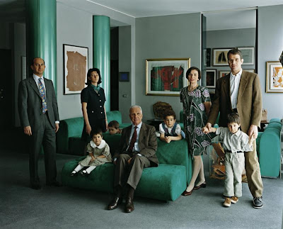  Thomas Struth - the Consolandi family Milan, 1996 