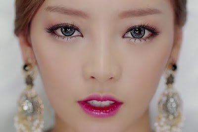 [ kpop fashion] Dolly Look / Makeup: Gu Hara of Kara 