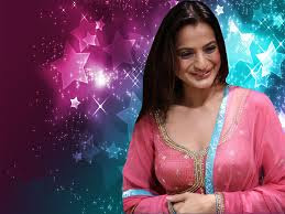 Amisha Patel sexy hot pics Bollywood female actress hd wallpaper download ... Amisha patel cute photo cleavage show with beautiful smileA