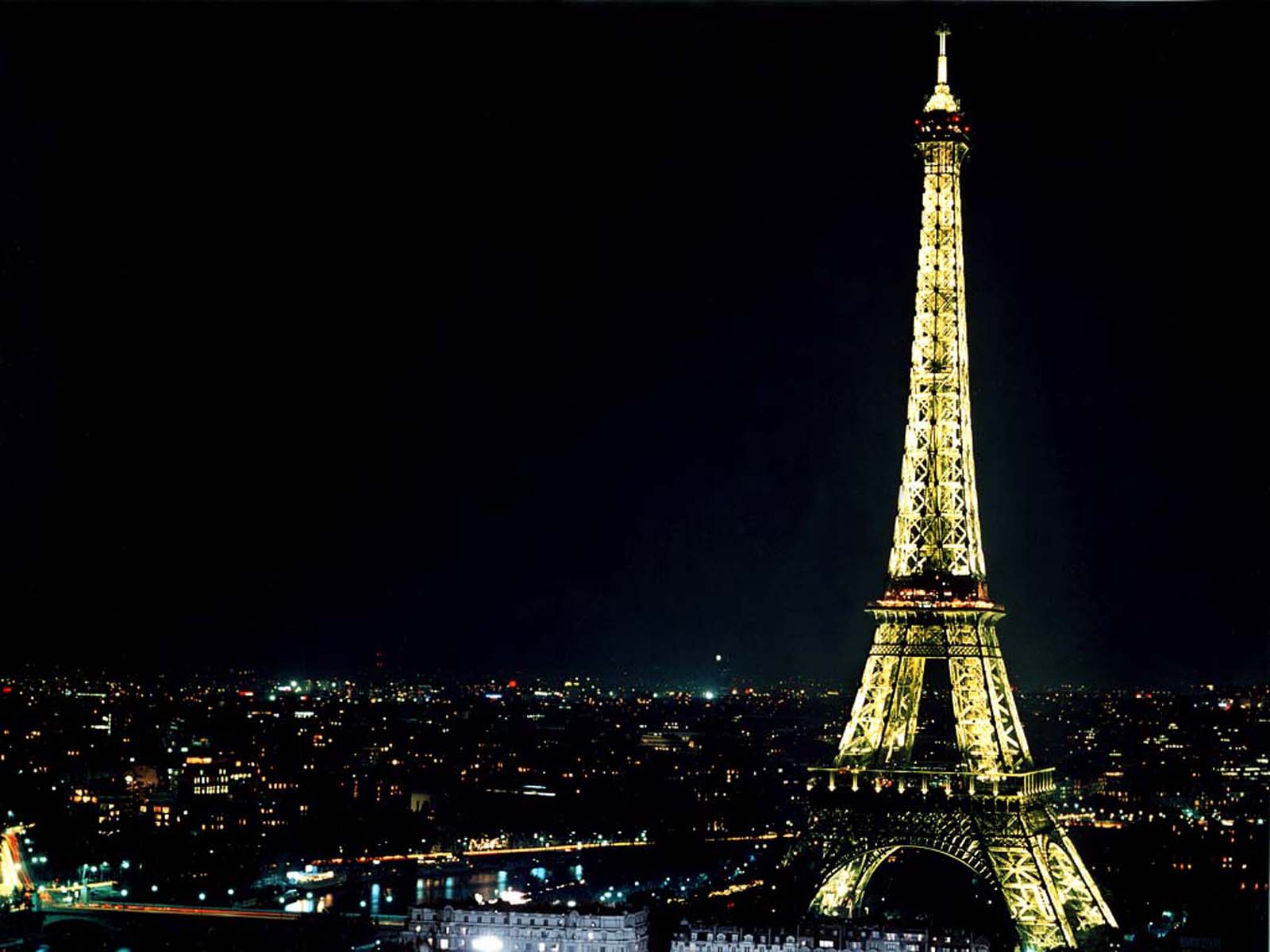 Gambar Wallpaper Menara Eiffel Lucu Kampung Wallpaper