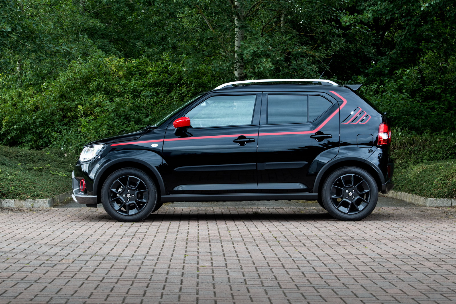 Suzuki Meluncurkan Ignis Dan Vitara Edisi Spesial