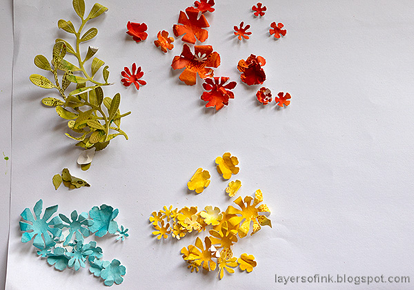 Layers of ink - Floral 1970s Tag Tutorial by Anna-Karin Evaldsson.