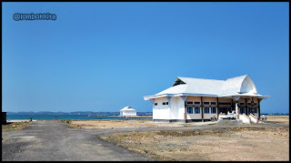 pantai awang