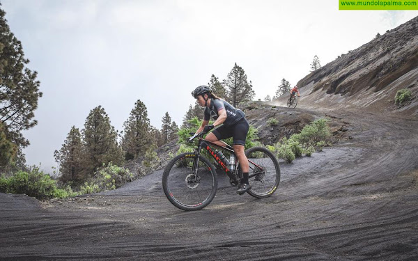 Transvulcania Bike ofreció un espectáculo deportivo sobresaliente que hace renacer a senderos y pistas afectados por el volcán