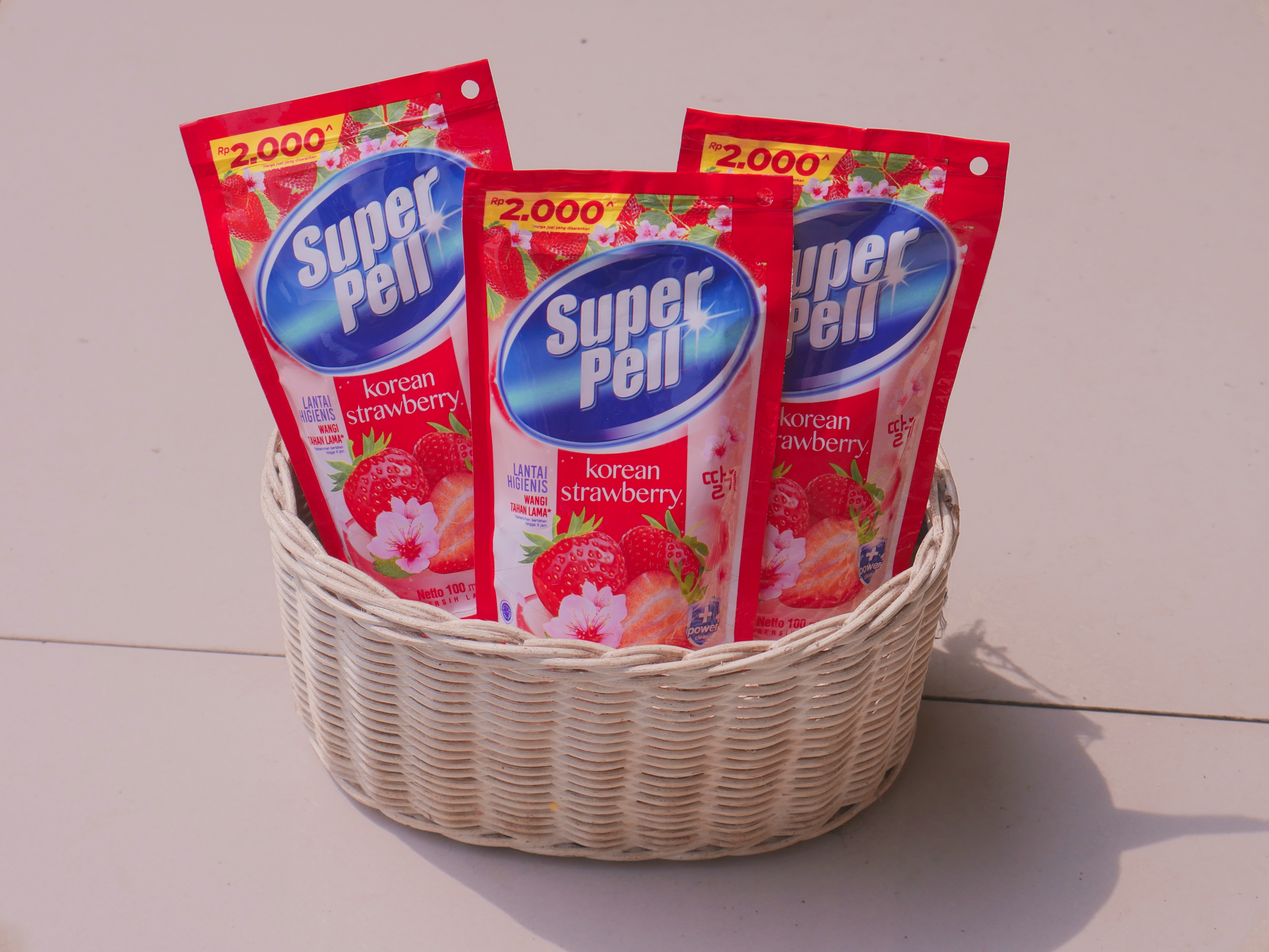 Molto Korean Strawberry, Pelembut dan Pewangi Pakaian ala Korea