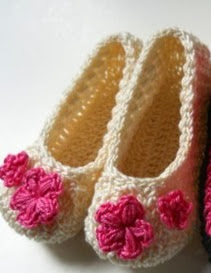 http://translate.googleusercontent.com/translate_c?depth=1&hl=es&rurl=translate.google.es&sl=en&tl=es&u=http://hubpages.com/hub/Crochet-Baby-Shoes-Free-Pattern&usg=ALkJrhiHrgmy1MBc3DeEYpXBo-B_BVD8CA