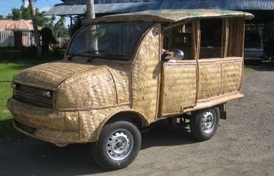 Unik !! Taksi Ini Terbuat Dari Bambu !! [ www.BlogApaAja.com ]