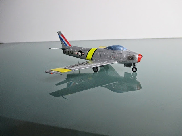 1/144 North American F-86 Sabre USAF diecast metal aircraft miniature