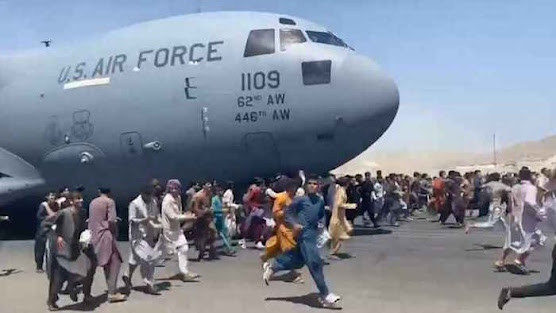 Seven Killed in Kabul Airport Chaos as Taliban Patrols Afghan Capital