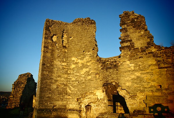 valkenburg castle ruins