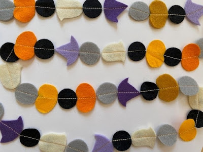 Easy Halloween felt garland craft using scraps