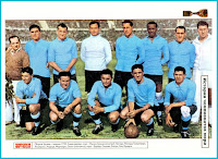 Selección de URUGUAY - Temporada 1929-30 - Álvaro Gestido, Nasazzi, Ballestero, Mascheroni, Andrade y Fernández; Dorado, Scarone, Castro, Cea e Iriarte - URUGUAY 4 (Dorado, Cea, Iriarte y Castro), ARGENTINA 2 (Peucelle, Stábile) - 30/07/1930 - Mundial de Uruguay 1930, final - Montevideo (Uruguay), estadio Centenario - URUGUAY gana el primer Campeonato del Mundo de Fútbol