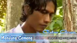 Mendung Cemeng Catur Arum