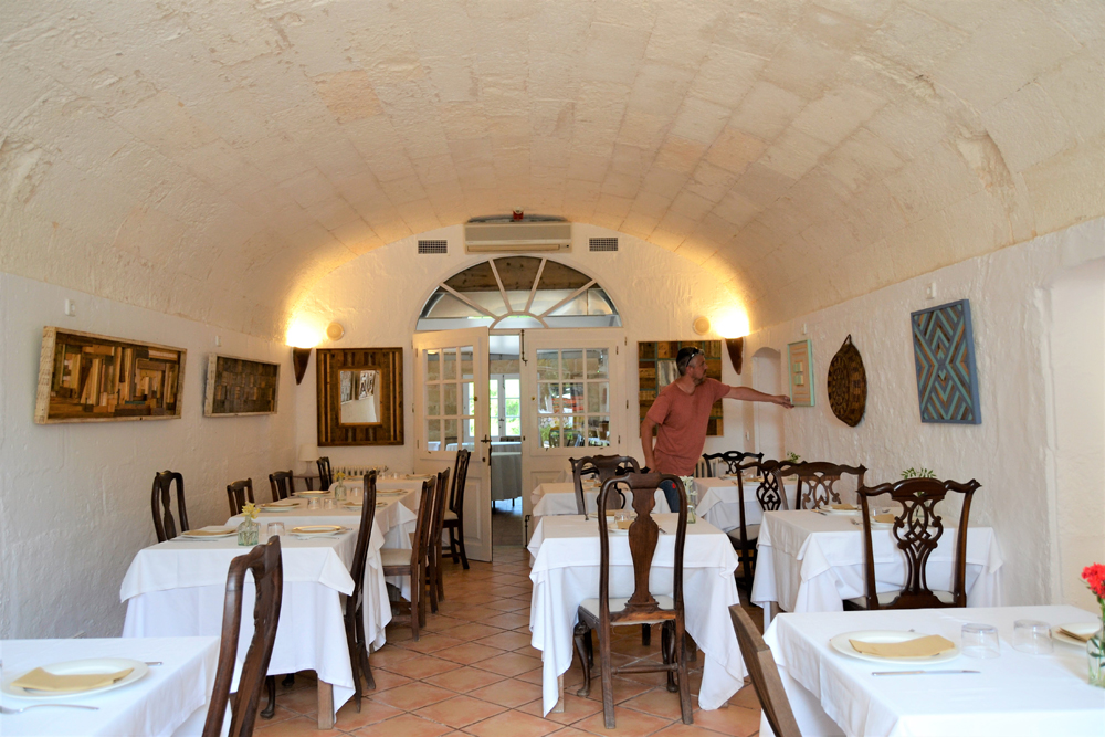 Resumen de la inauguración de Expo AlcaufArt, celebrada en Alcaufar Vell Hotel Rural & Restaurant el pasado jueves. una exposición de arte colectiva, donde estrenamos el arte en madera de Menorca Maker