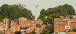 Cristo Rey, San Salvador, Medellín. Foto: Jorge Bela