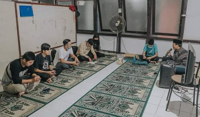 Belajar Arti Sabar, Komunitas Sadap Indonesia Kunjungi Ahmadiah