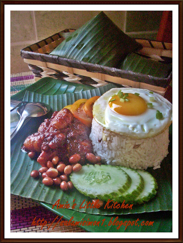 AMIE'S LITTLE KITCHEN: Nasi Lemak Resepi Nenek Kusss