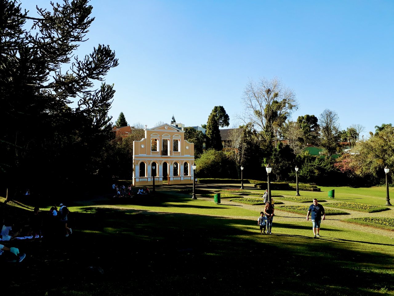 Casa da Bruxa e Trilhas no Bosque Alemão de Curitiba