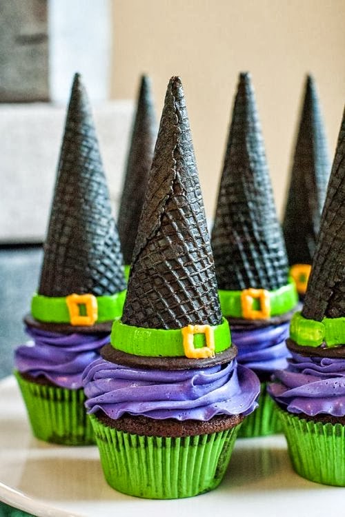 Halloween Party Ideas | 10 Cute & Fun Treats for Kids - via BirdsParty.com