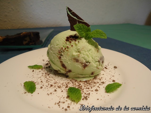 Helado de Menta con trozos de Brownie