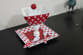 Recycled crafts:  cupcake stands