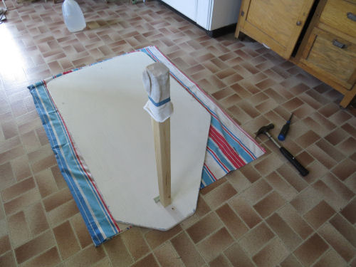 support leg on a trailer table