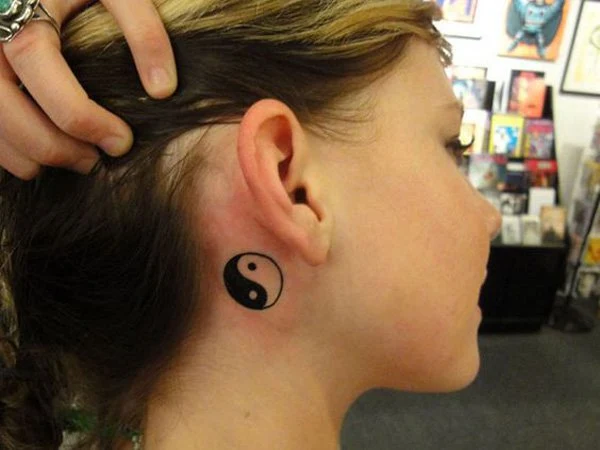 tatuajes de yin yang para mujeres