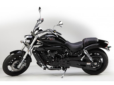 Hyosung Aquila Pro 650 cruiser shadow black bike