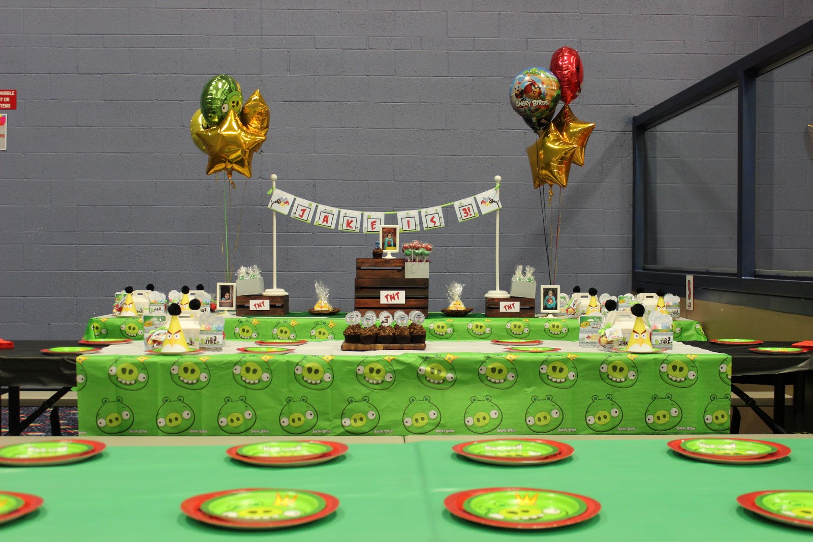 Wallpapers Fabulous Angry Birds Party Decorations By Busy Bee Party ...