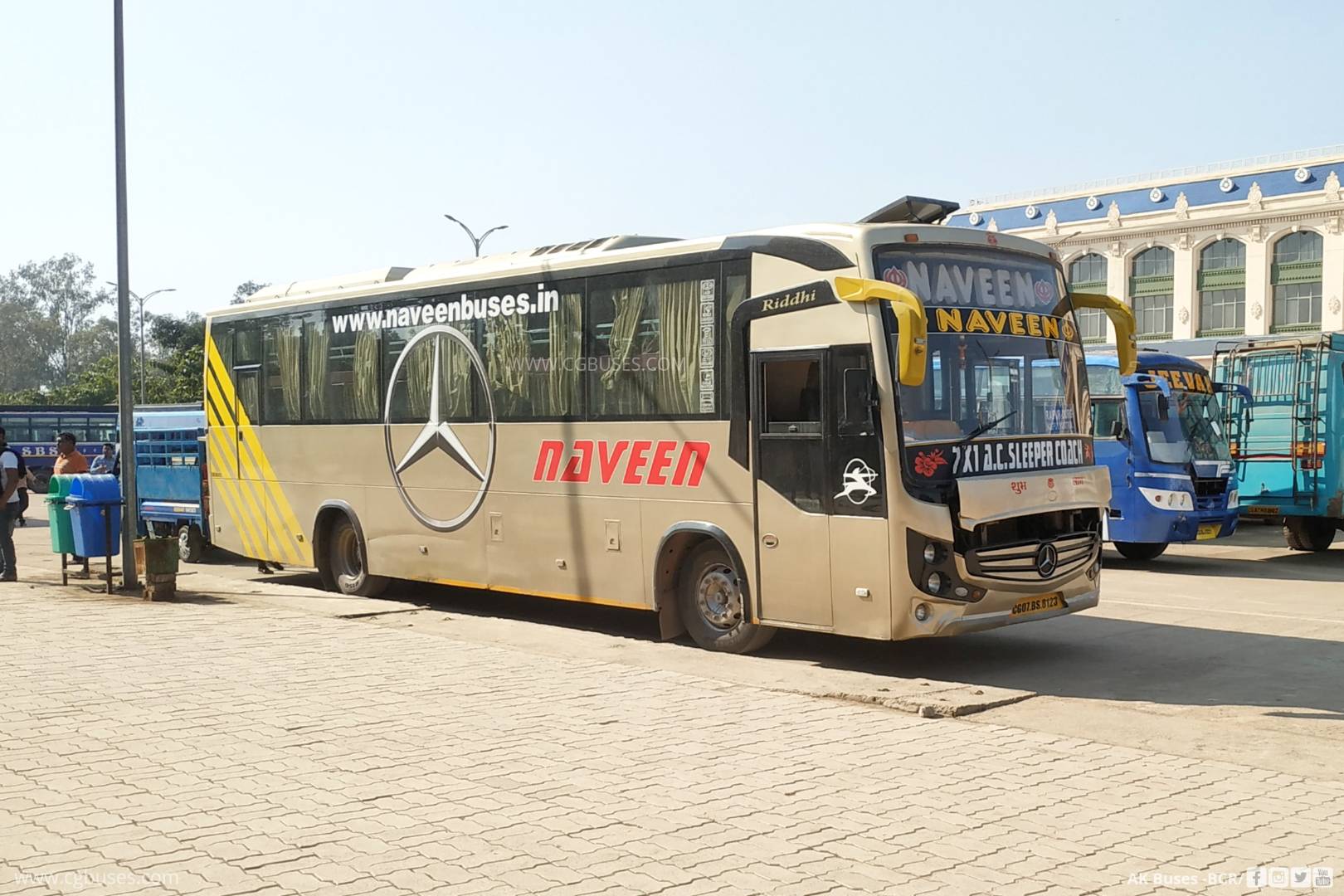 Naveen Travels 2/1 AC Sleeper Bus - raipur to solapur bus