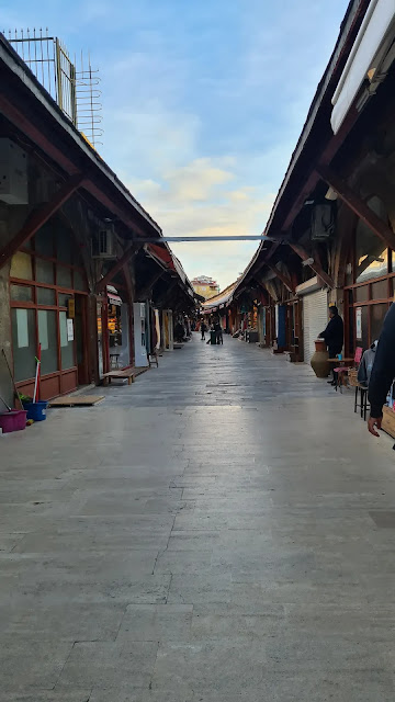 أراستا بازار في إسطنبول تاريخ وتراث تركي قديم يجتمع مع التسوق والتجربة الثقافية الفريدة