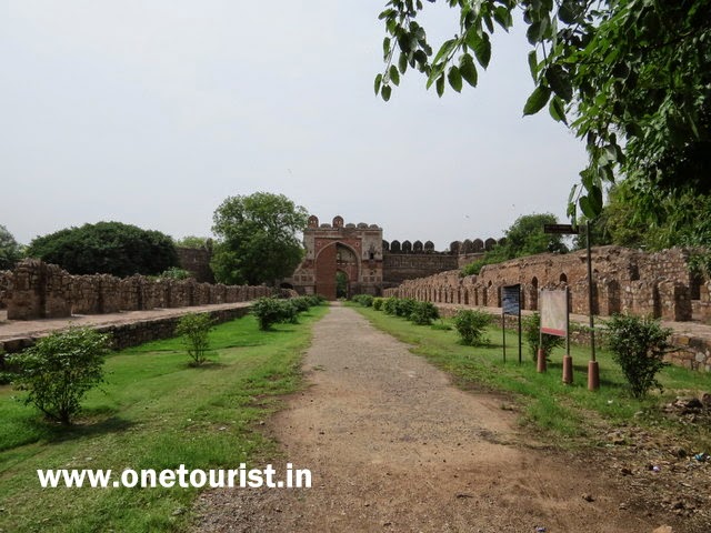 Shershah darwaja and mosque ,Delhi  शेरशाह दरवाजा और मस्जिद 