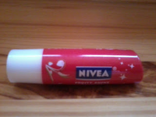 Pomadka Nivea Fruity Shine