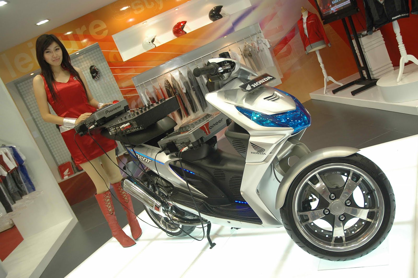 Gallery Automotive Modivikasi Motor Honda Beat 2010