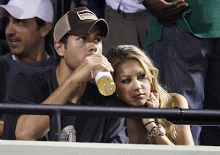 Picture of Anna Kournikova and Enrique Iglesias watching Williams sisters tennis match in Key Biscayne, Miami