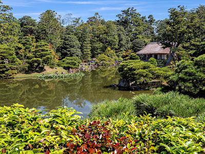 Shokin-tei teahouse and pond garden: Katsura-rikyu (Kyoto)