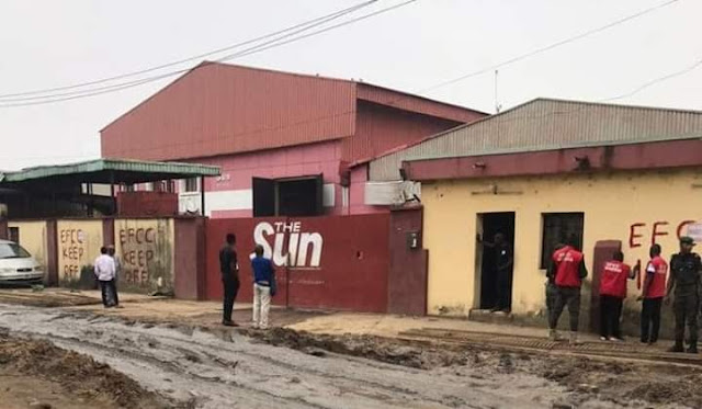 Management Of The Sun Newspaper Reacts, As EFCC Storms Its Office With Armed Men