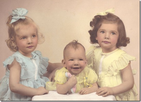 CarolPeggyMerryellen_Christmas-1951
