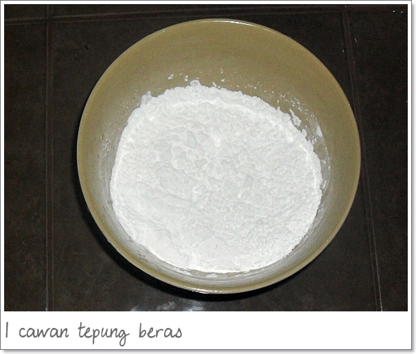 Nadiaazira: resepi kuih tradisional : nagasari pisang