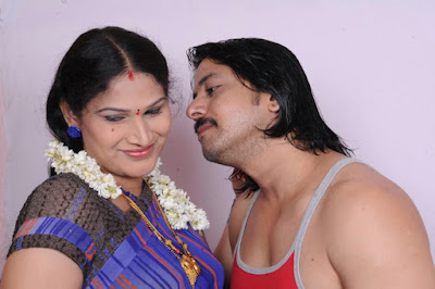 Image of "En nanbanin athai.. nalla naattu kattai" tamil sex story