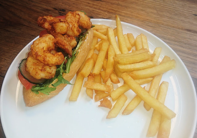 Piggery Cafe, Sherbrooke, prawn po boy