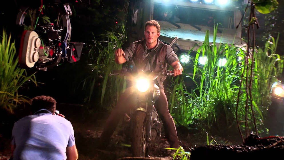 Couple of 'Stunt' Video Journals of Chris Pratt for 'Jurassic World'