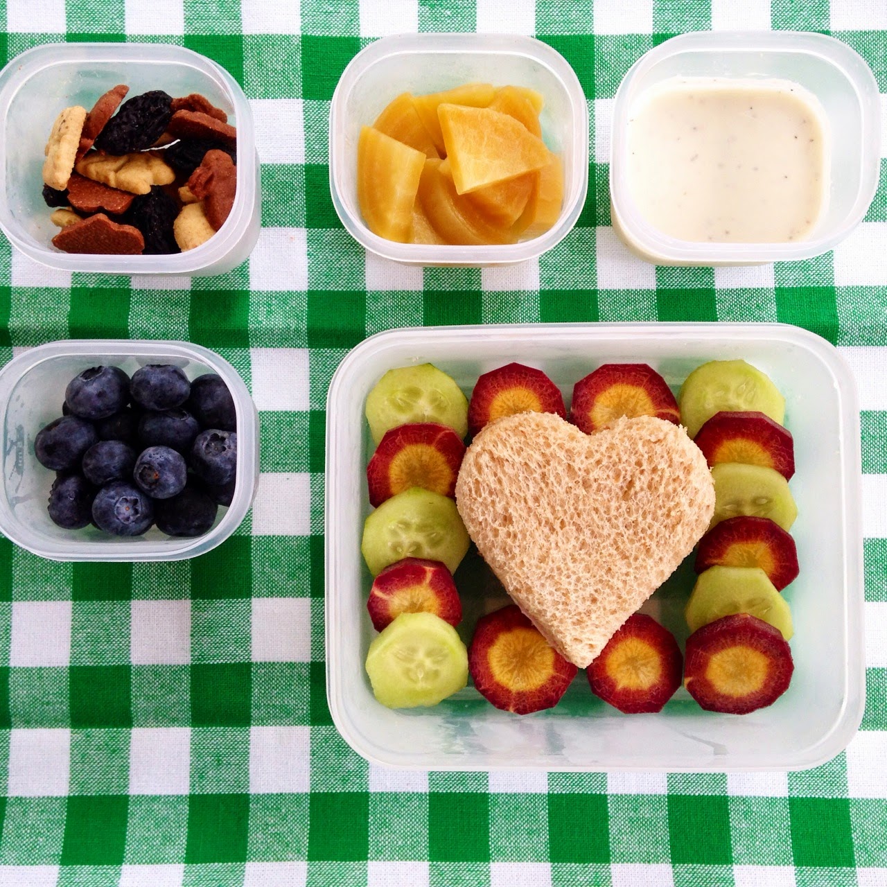 http://cocinamarie.com/school-lunch-ideas/