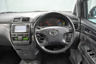 2003 Toyota Ipsum for Botswana to Durban