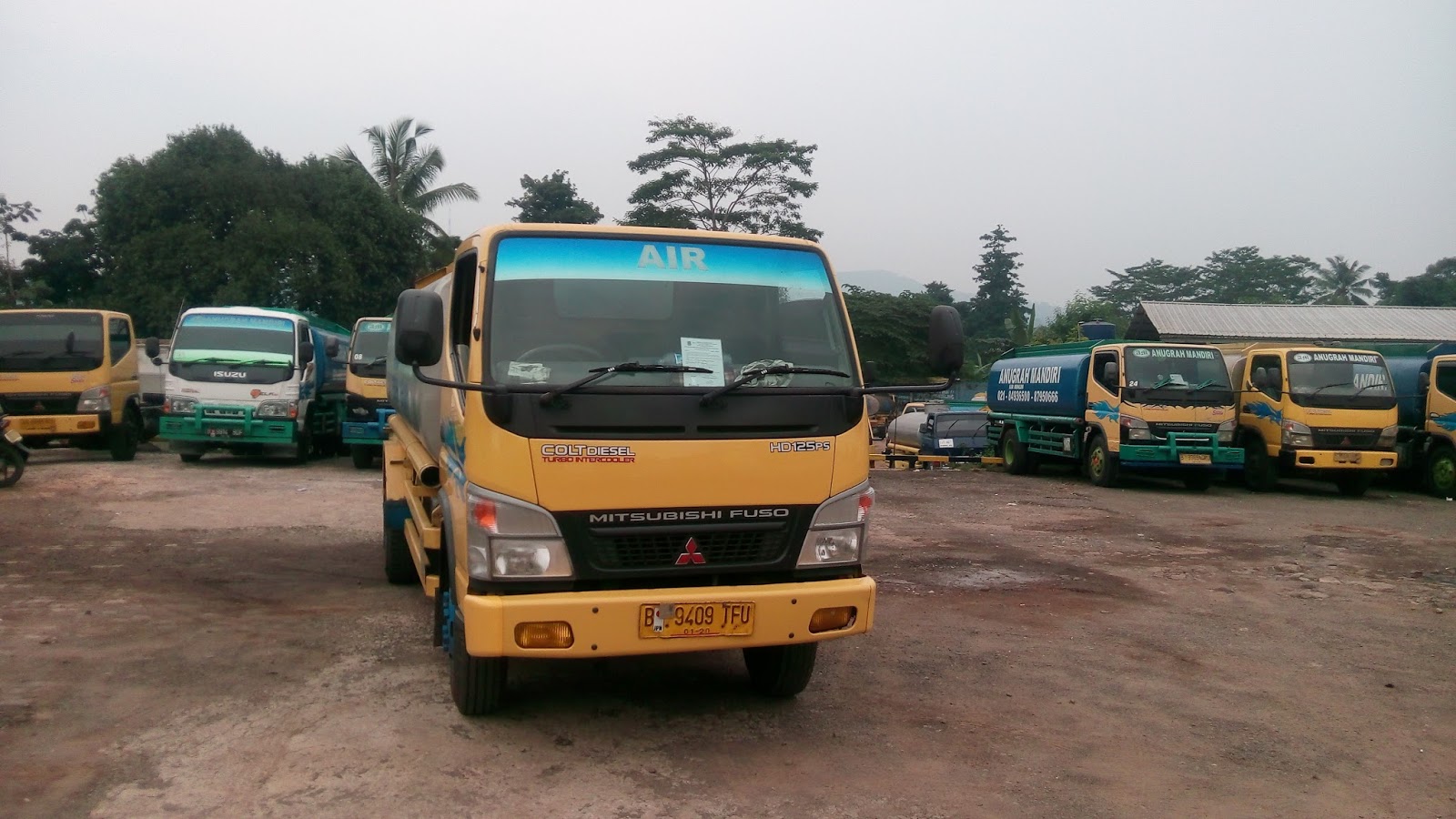 Dijual Mobil truk  tangki 8000 liter Mitsubishi 125 hd 